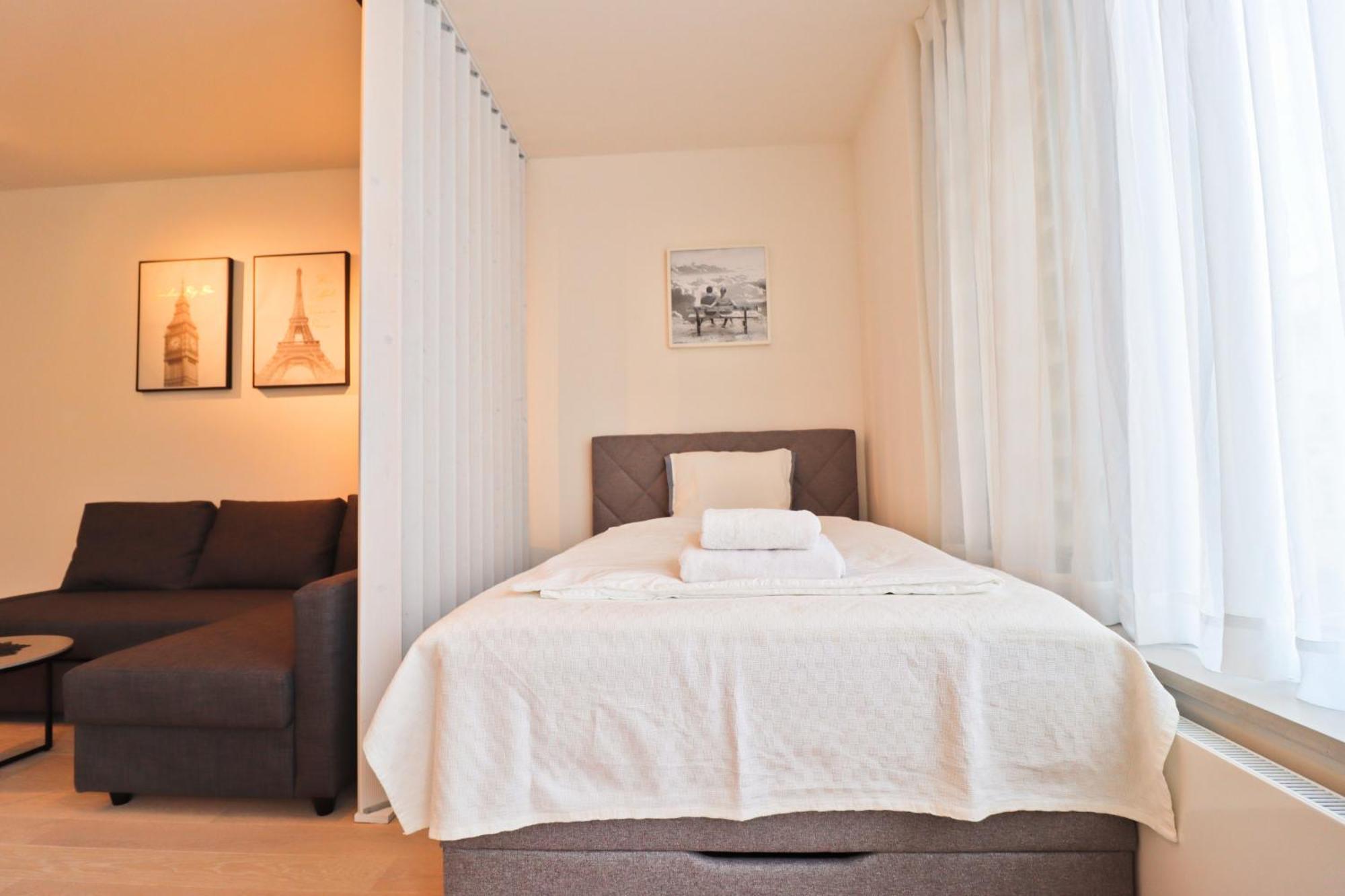 Sunny Apartment In Smichov, Prague 5 Eksteriør billede